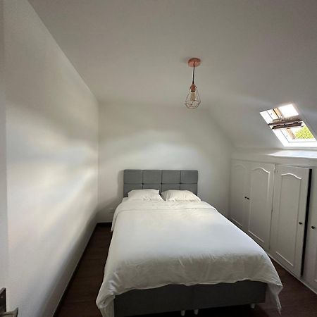 Appartement Calme Moderne Proche De Disneyland Wifi & Cafe Gratuit & Arrivee Autonome Bussy-Saint-Georges Exterior photo