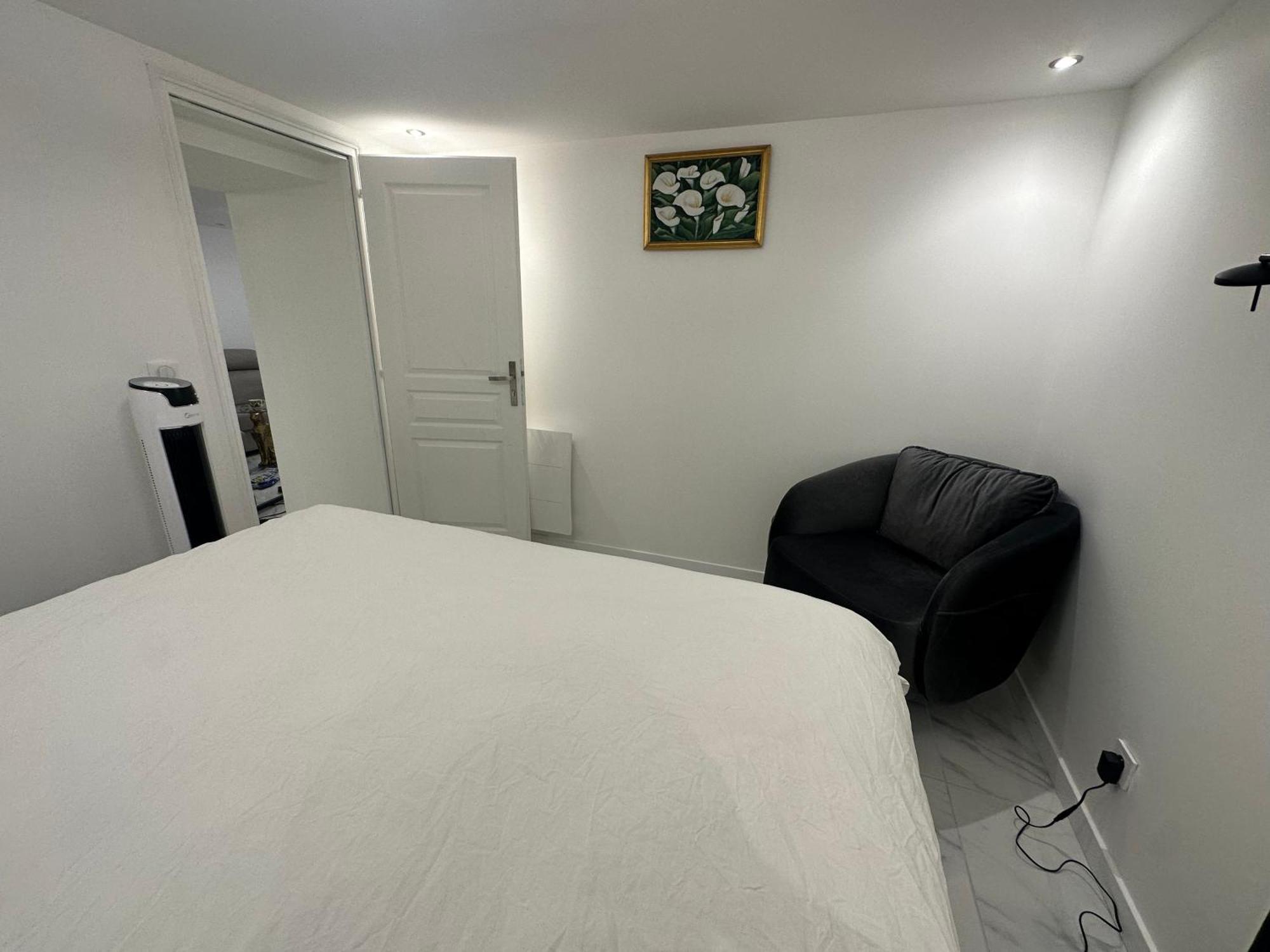 Appartement Calme Moderne Proche De Disneyland Wifi & Cafe Gratuit & Arrivee Autonome Bussy-Saint-Georges Exterior photo
