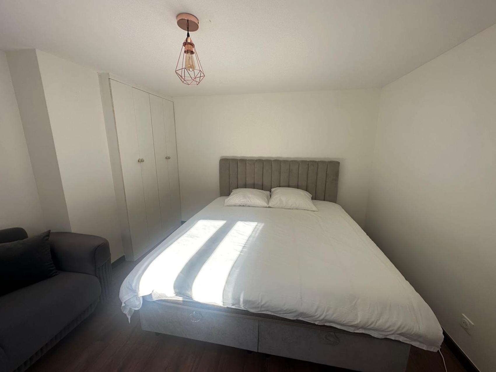 Appartement Calme Moderne Proche De Disneyland Wifi & Cafe Gratuit & Arrivee Autonome Bussy-Saint-Georges Exterior photo