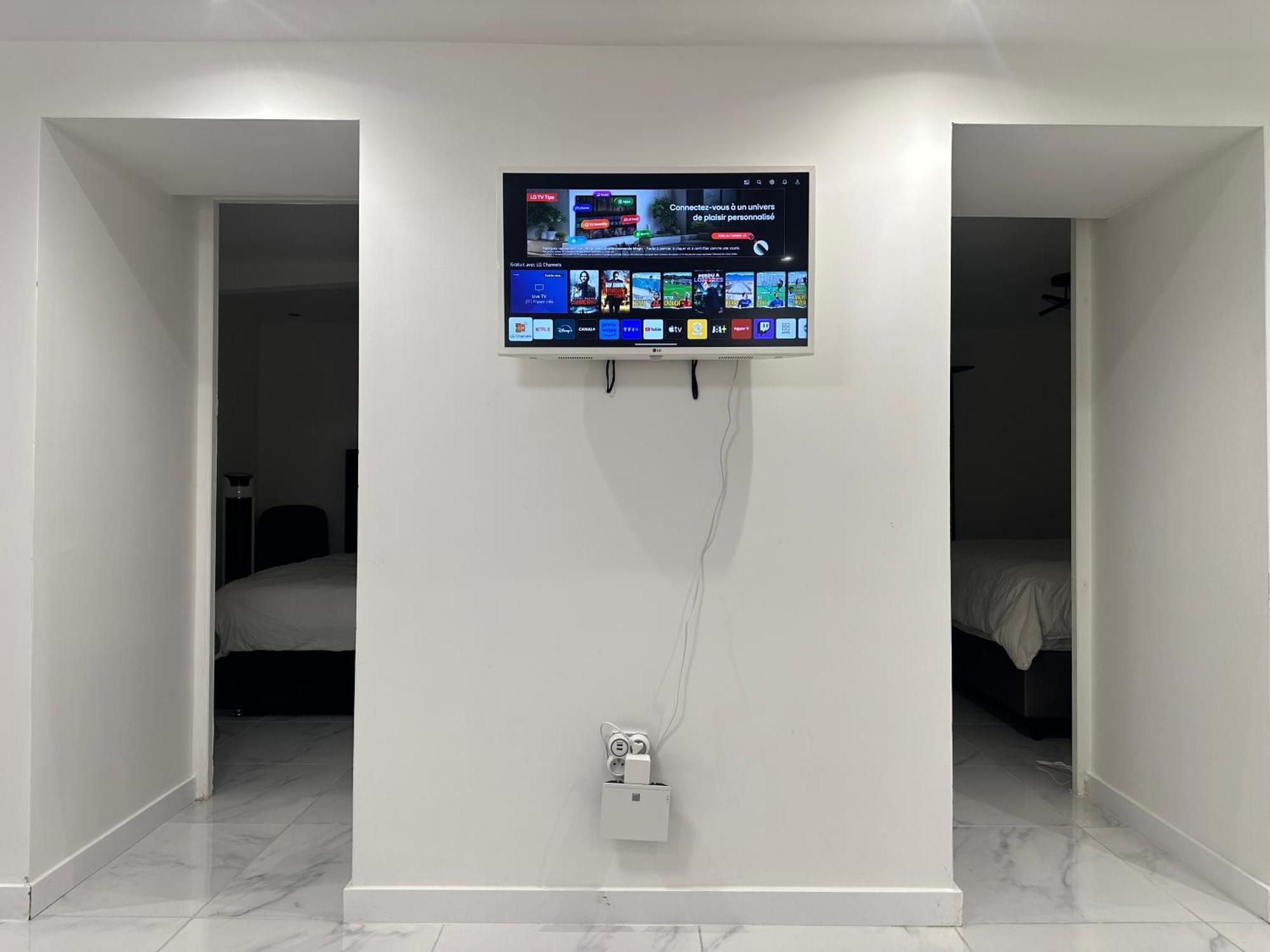 Appartement Calme Moderne Proche De Disneyland Wifi & Cafe Gratuit & Arrivee Autonome Bussy-Saint-Georges Exterior photo